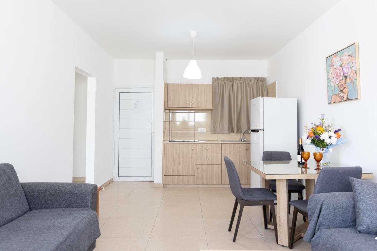 Christothea Apartament *